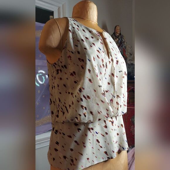 Ann Taylor Cutaway Keyhole Shell Blouse Cobbled Path Print Color - Picture 4 of 11